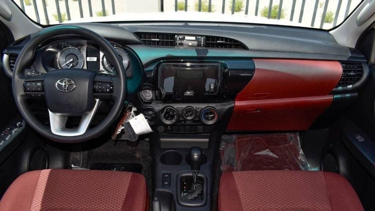 Toyota Hilux HILUX 2.7L AT PETROL 2024 MED OPTION