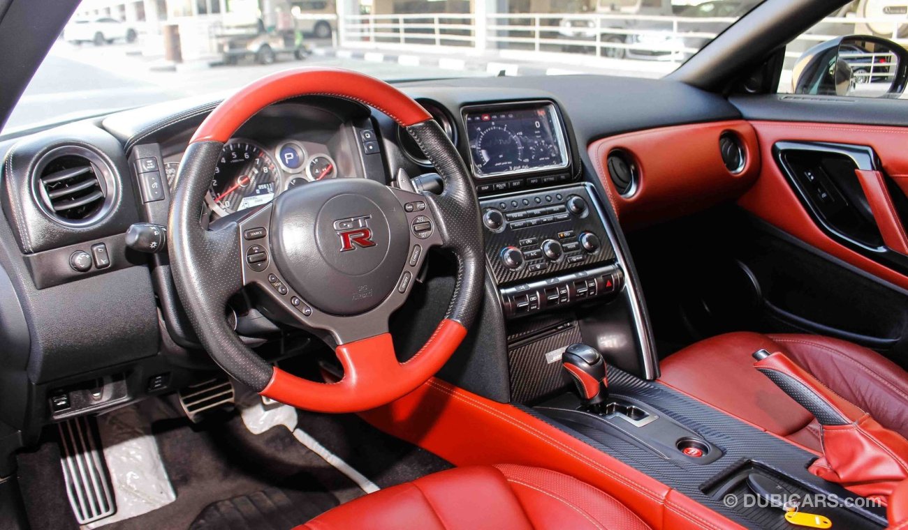 Nissan GT-R premium edition