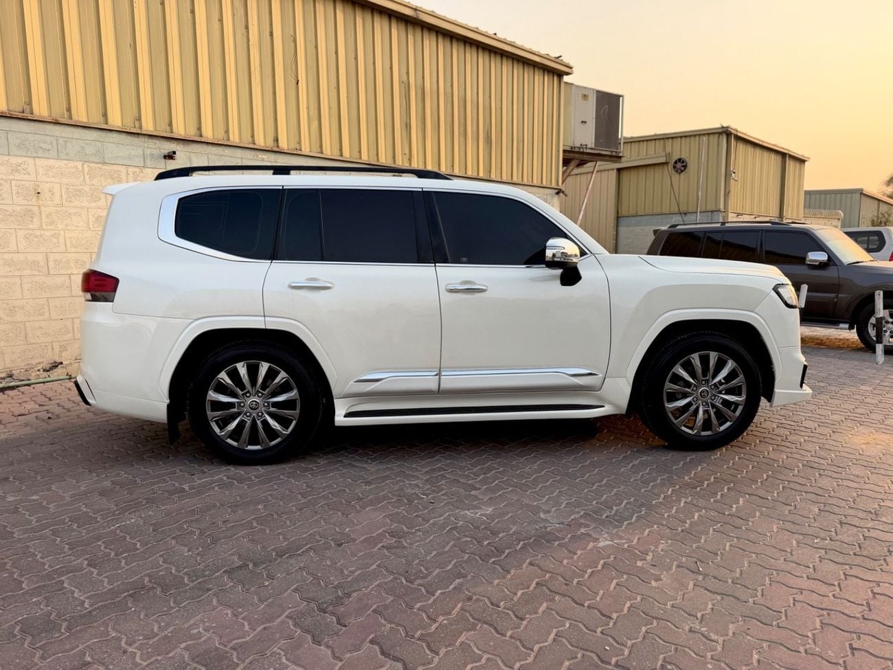 Toyota Land Cruiser GXR Toyota Land Cruiser GXR2022 Model V6 4.0 L Engine Full Option Very Clean and Perfect condition