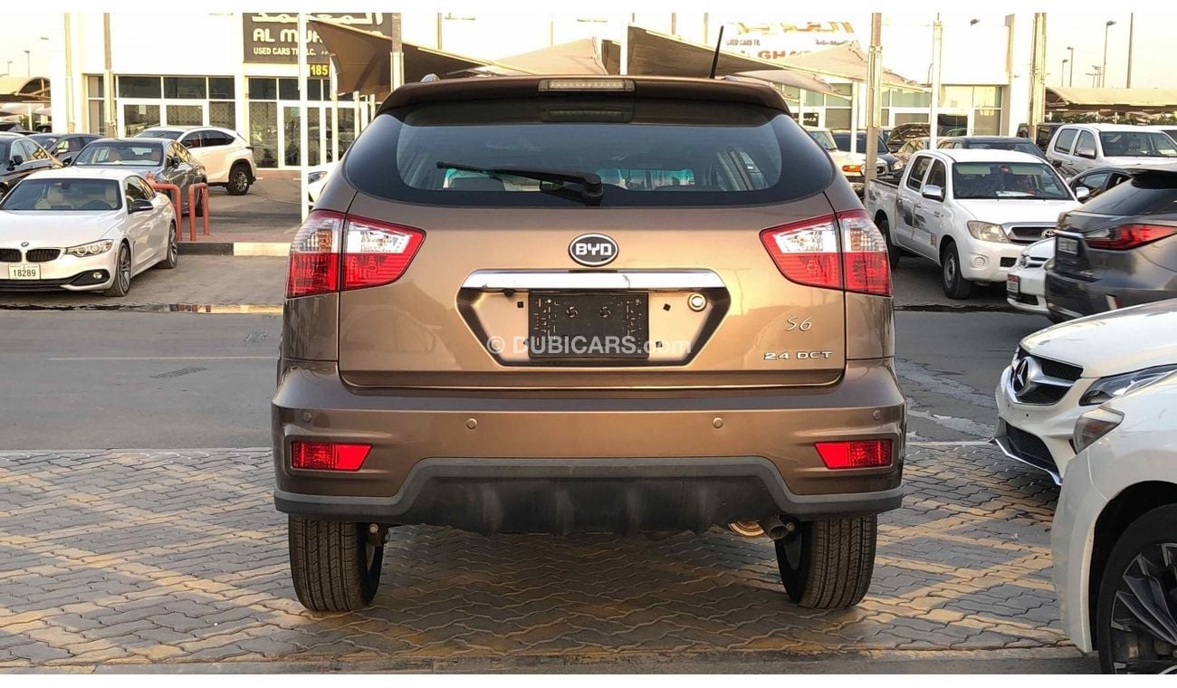 BYD S6