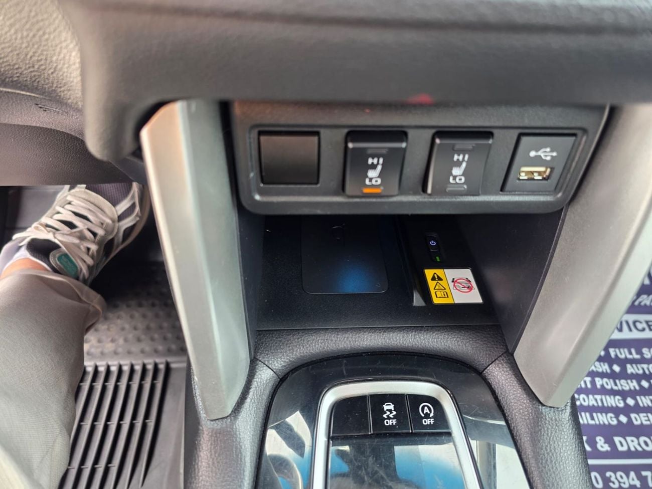 تويوتا كورولا كروس 2.0L XLE (AWD)