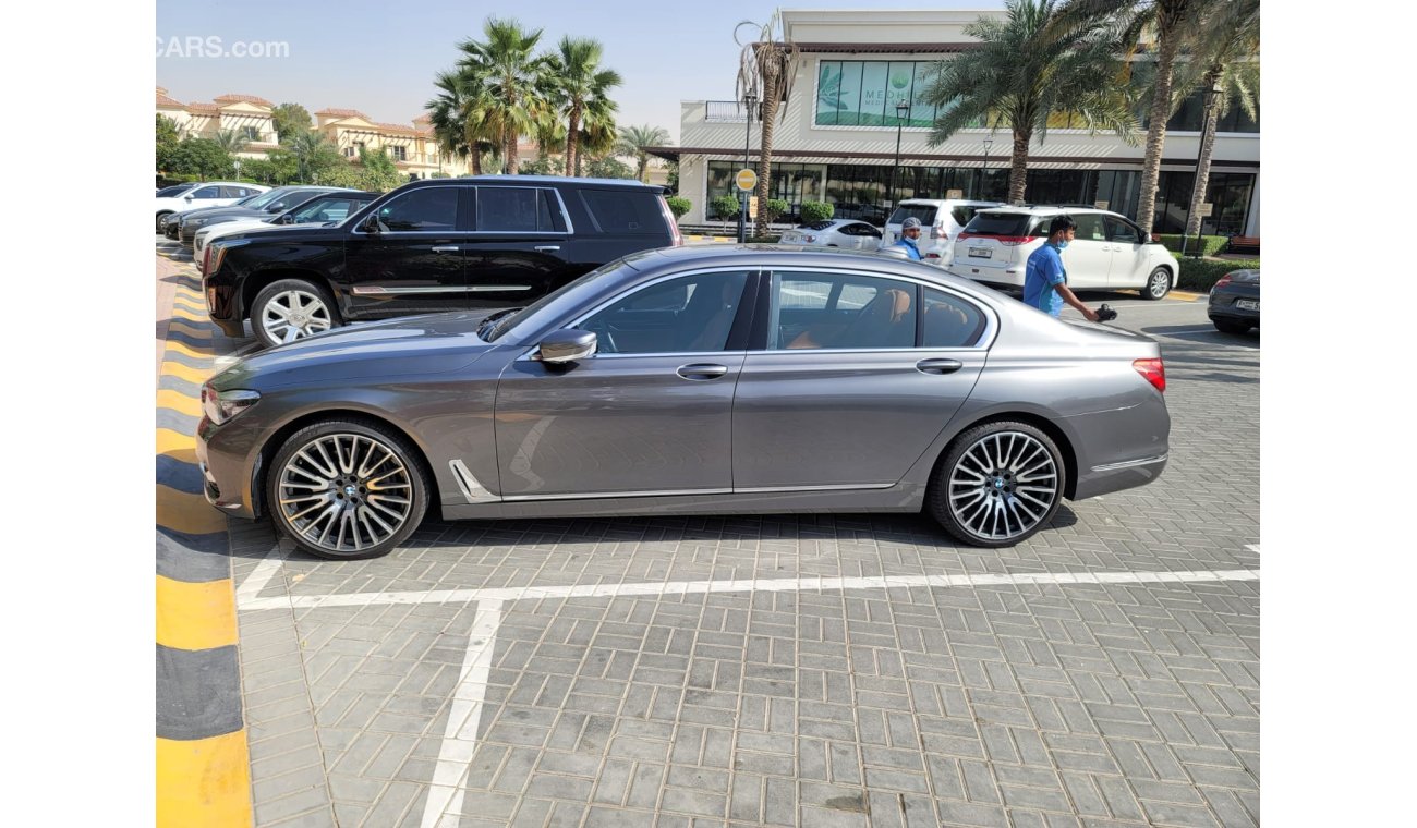 بي أم دبليو 750 Luxury Plus