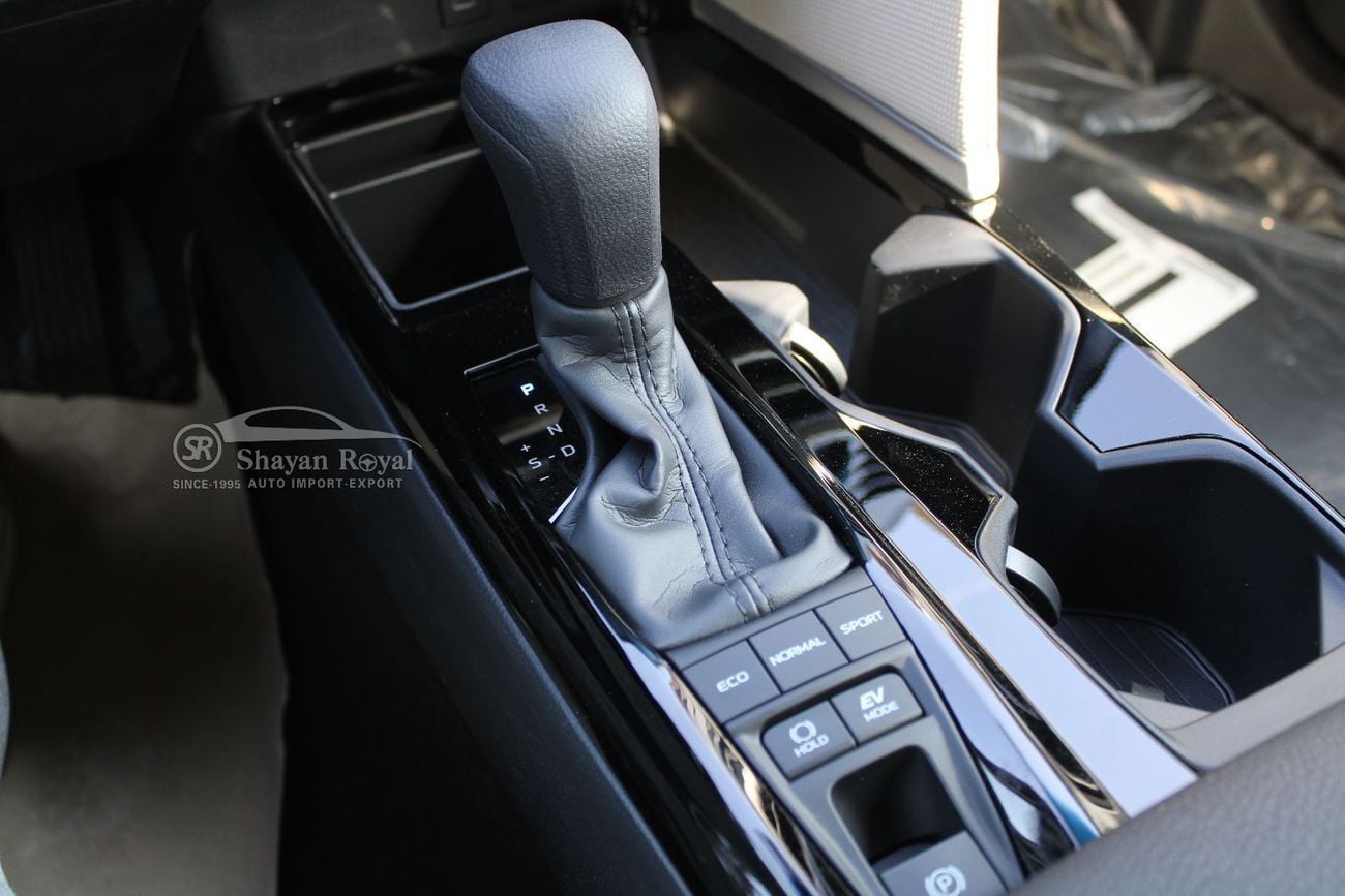 Toyota Camry LE HEV LHD 2.5L HYBRID LE-G FWD AT 2025MY