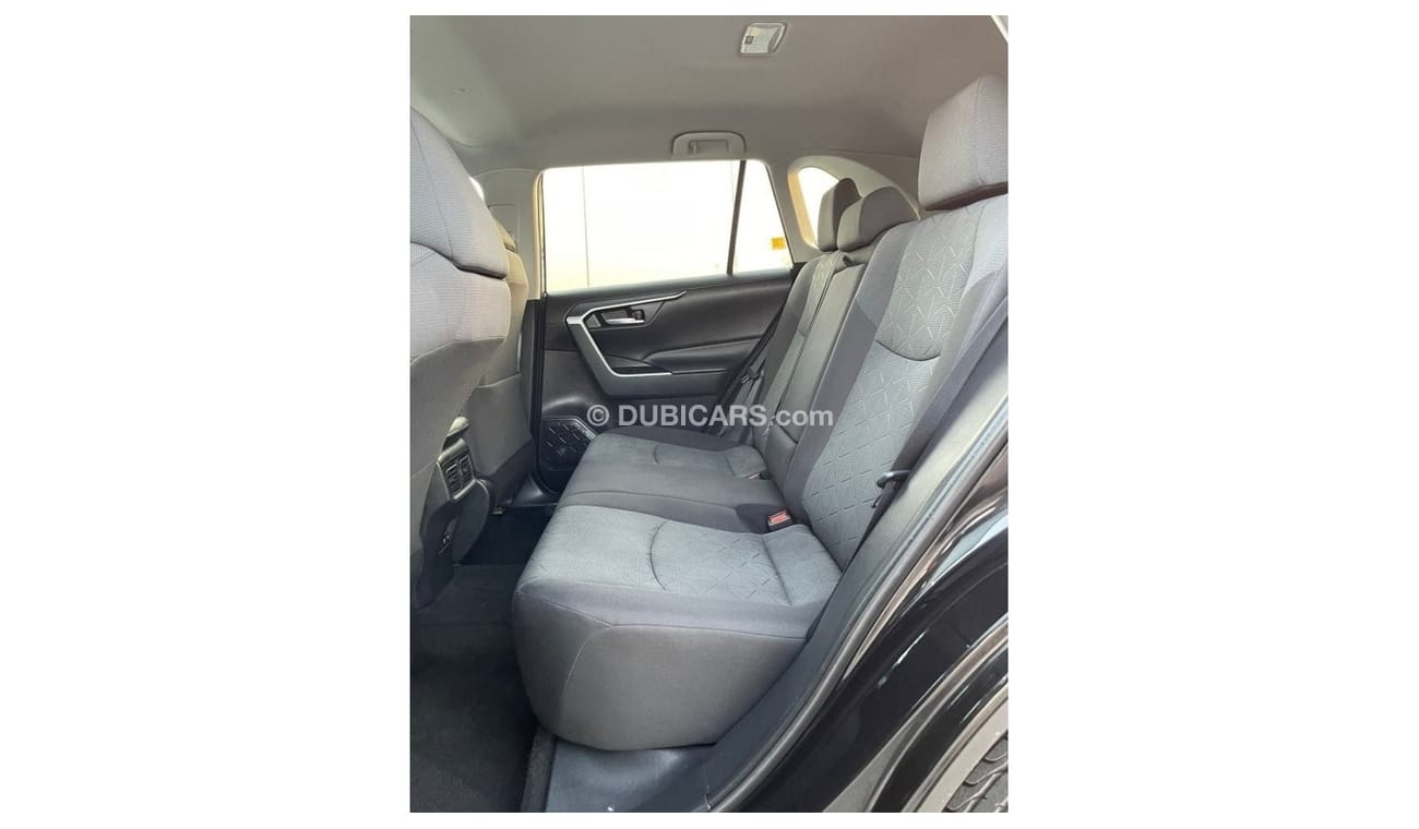 تويوتا راف ٤ XLE