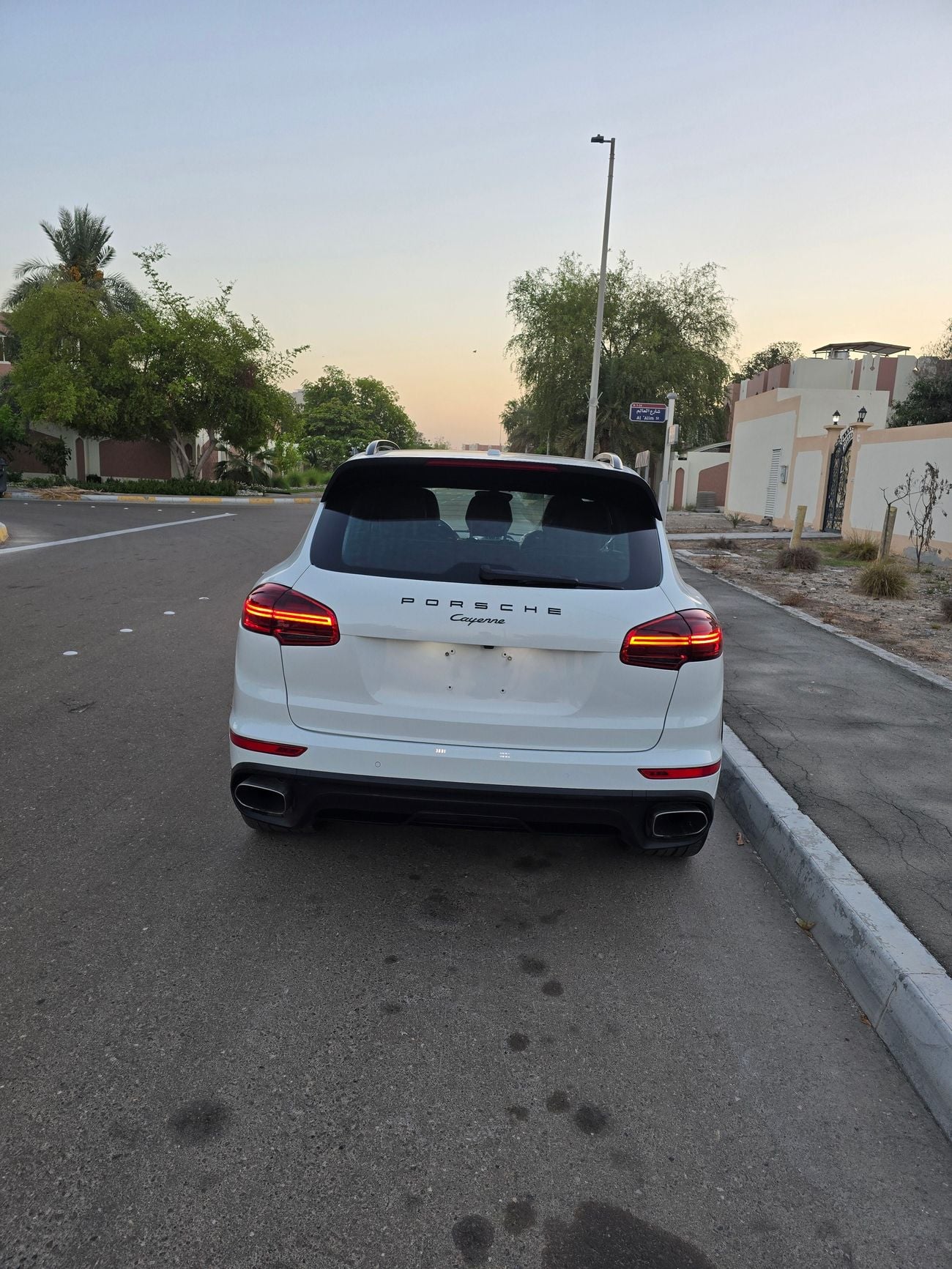 مرسيدس بنز GLB 250 For sale porsche cayenne 2016 full option v6
