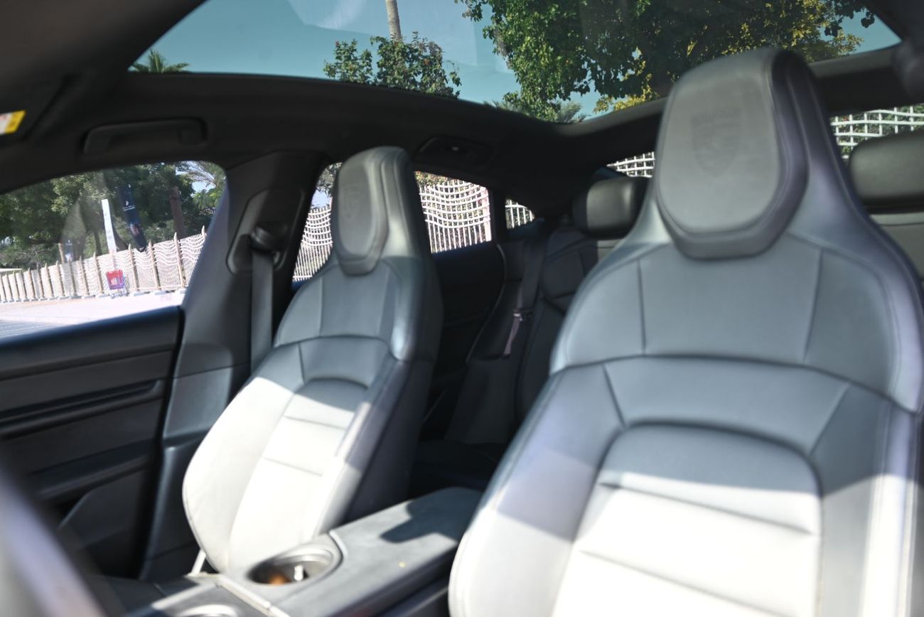 Porsche Taycan 4S - 5180 AED - UNDER WARRANTY - PORSHCE TAYCAN 2023 - GCC SPECS