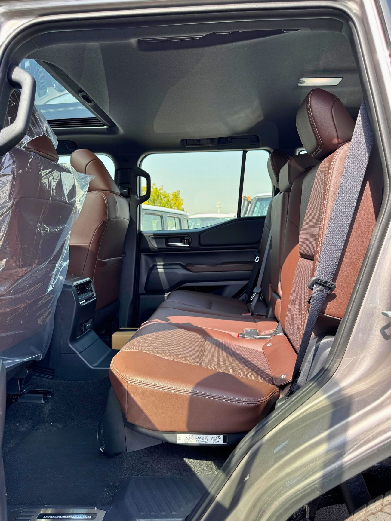 تويوتا برادو LUXURY / TOP VARIANT/ 2.4L V4 PETROL/ HEADUP DISPLAY WITH 360* / POWER SEATS/ SUNROOF (CODE# PPADV)