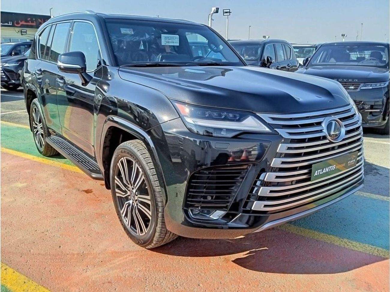 Lexus LX 600 Signature LEXUS LX 600 SIGNTURE BLACK/RED