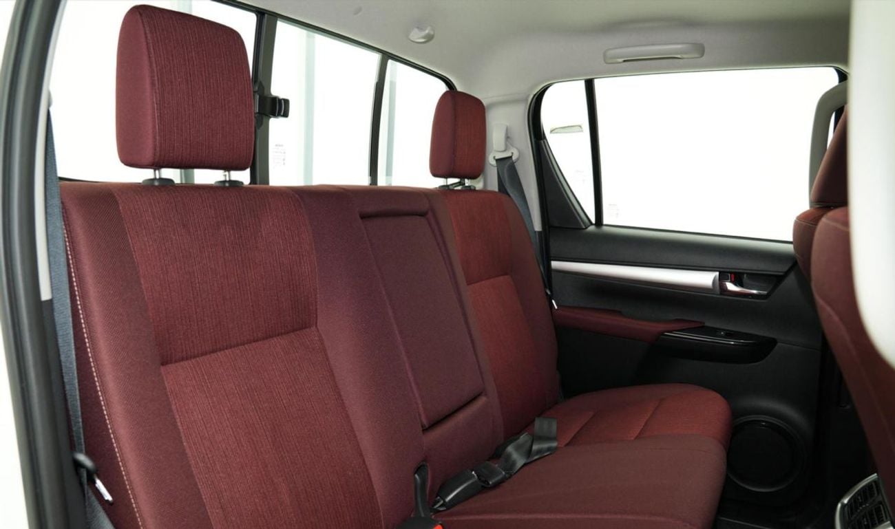 Toyota Hilux SR5 (NON GCC)
