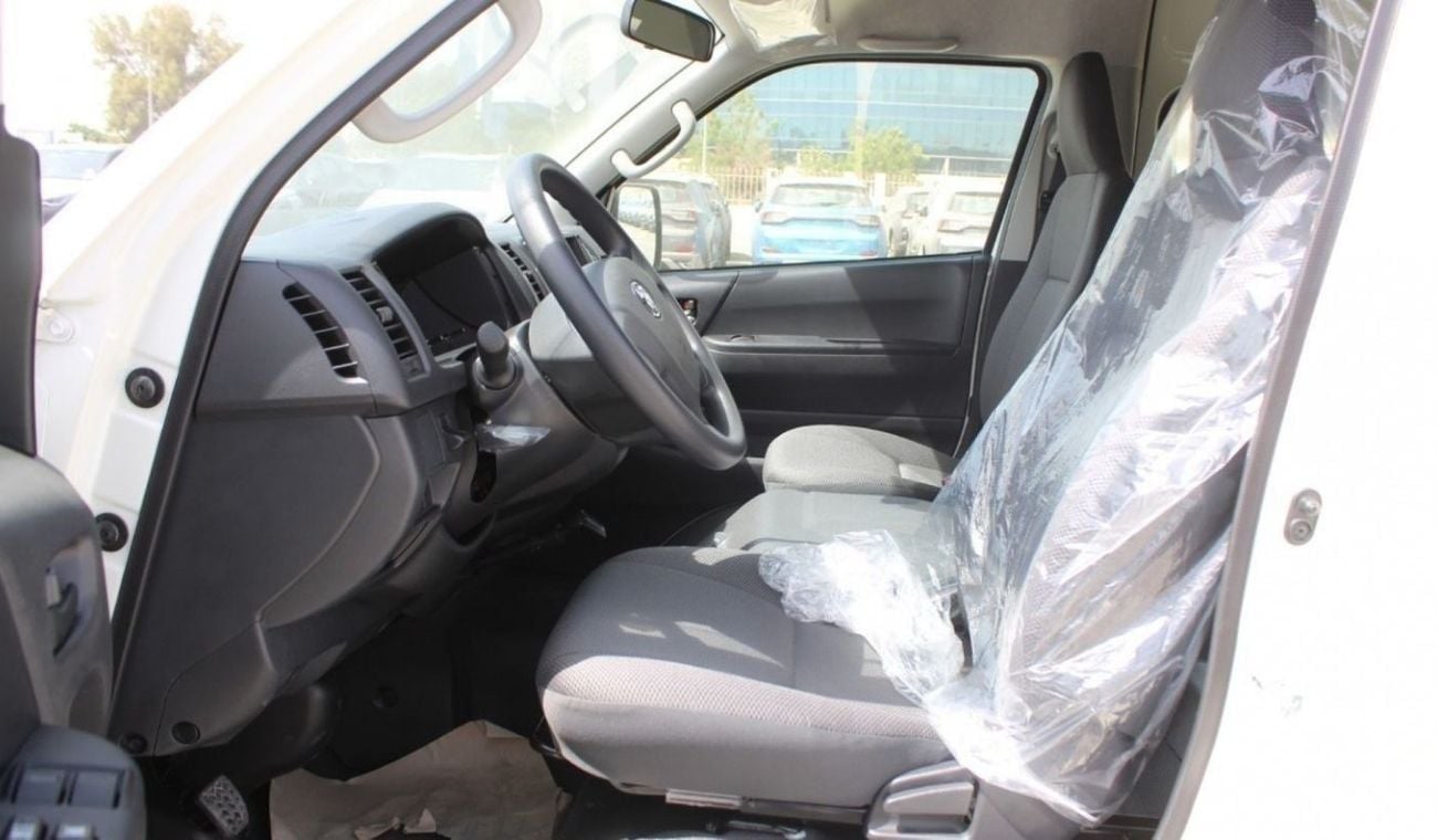 تويوتا هاياس DLS - STD ROOF HIACE 2.5L 15 SEATER AC H.ROOF