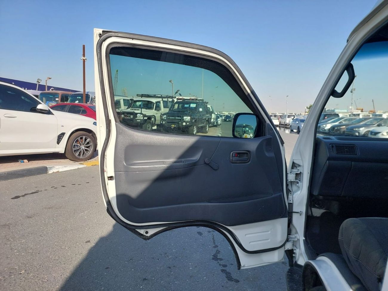 تويوتا هاياس TOYOTA HIACE COMMUTER VAN RHD 2003 MODEL 3.0 L DIESEL MANUAL(PM15151)