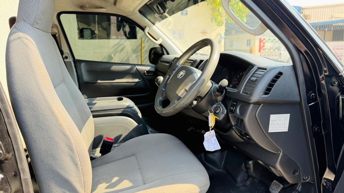 Toyota Hiace 14 SEATER | 2014 | 3.0 DIESEL ENGINE | 2WD | MANUAL TRANSMISSION | RHD | POWER WINDOW