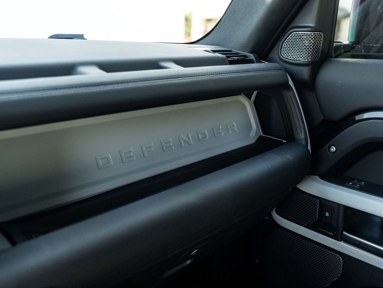 Land Rover Defender 110