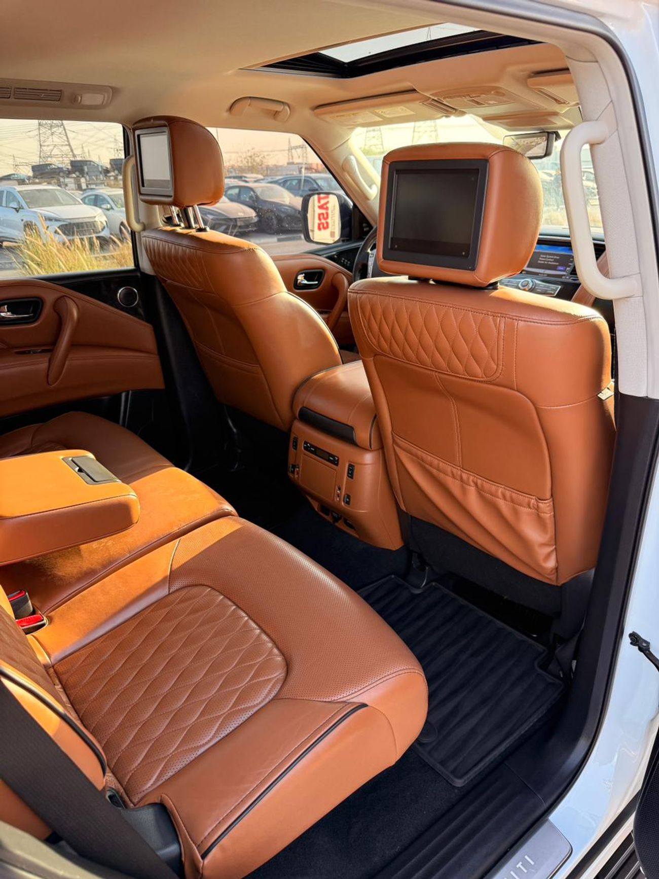 إنفينيتي QX80 Luxury 5.6L