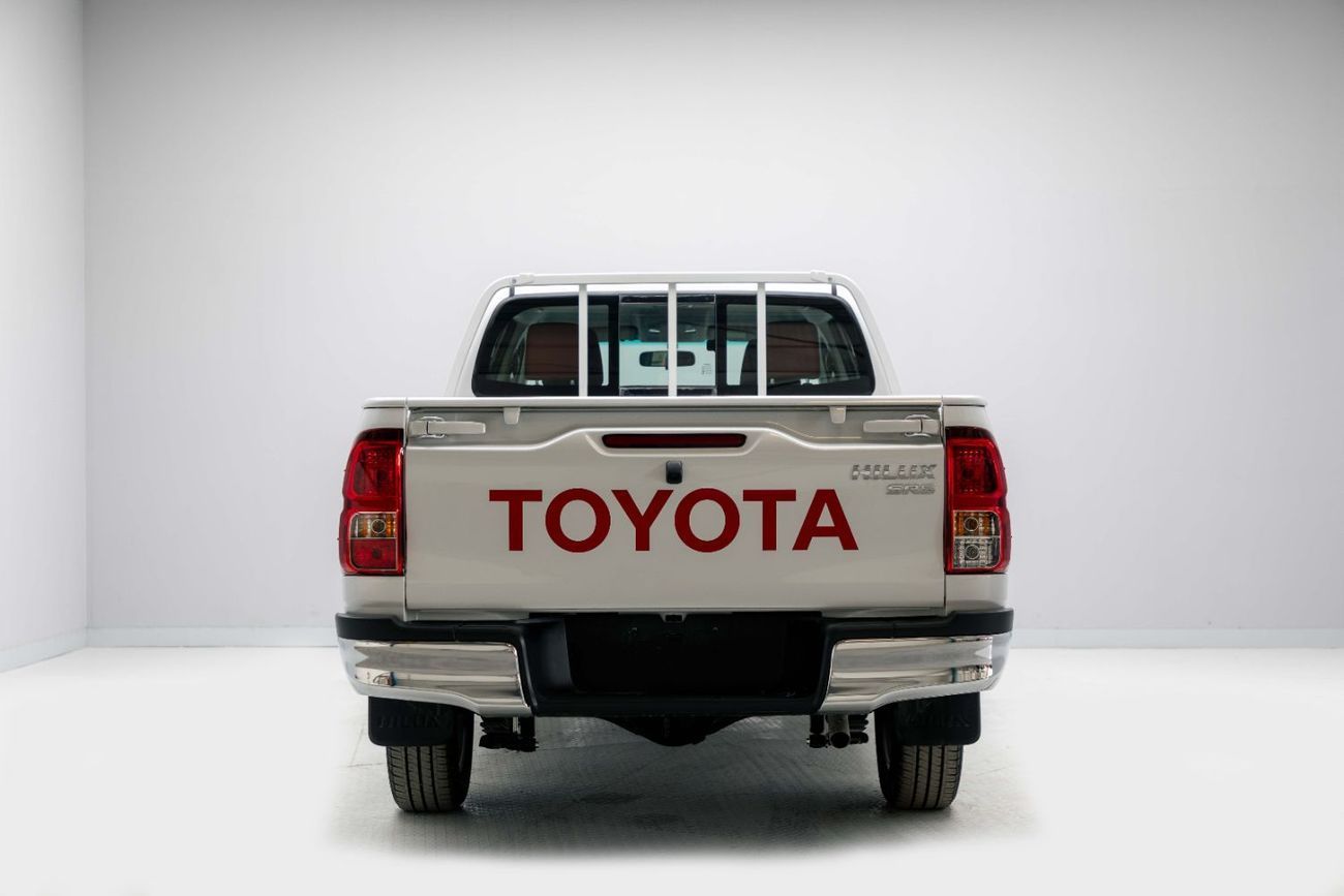 Toyota Hilux HI 2.7L - Platinum White Pearl Inside Maroon | Export Only