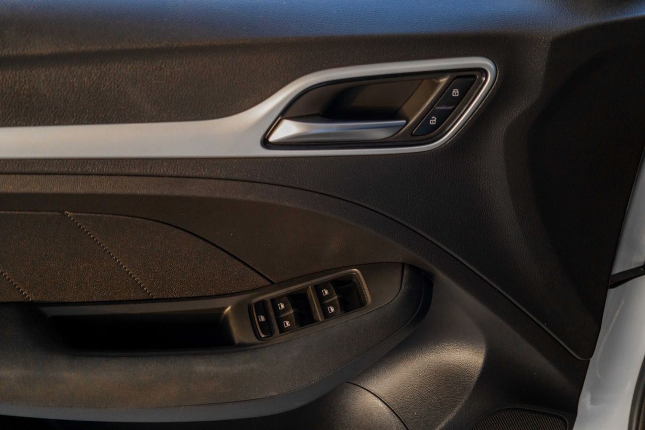 أم جي ZS Std 1.5L