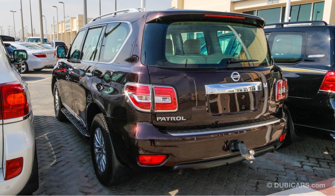 Nissan Patrol SE with LE Badge