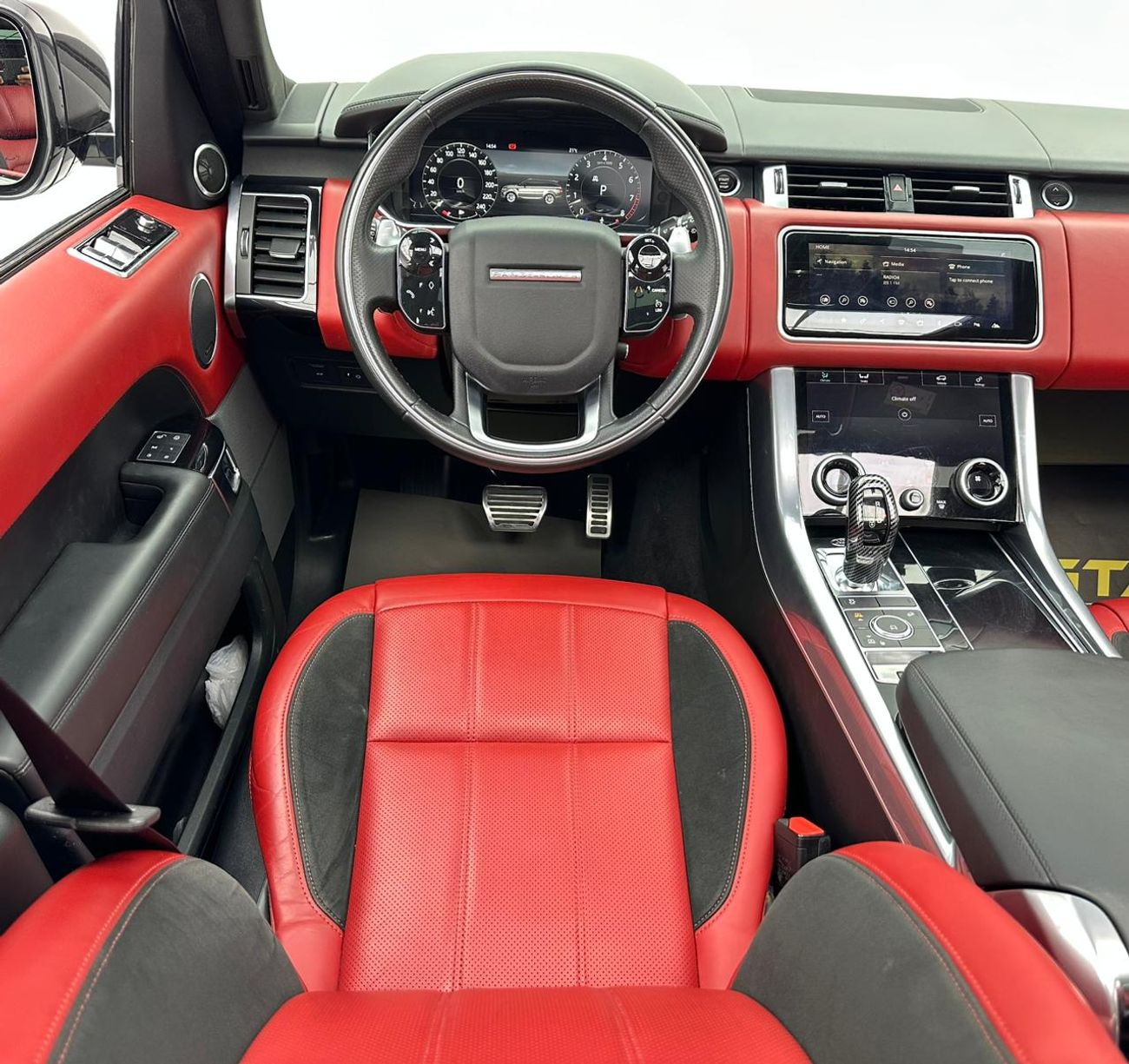 Land Rover Range Rover Sport HSE 3.0L (340 HP) 2018 Range Rover Sport HSE, Service History, Excellent Condition, GCC