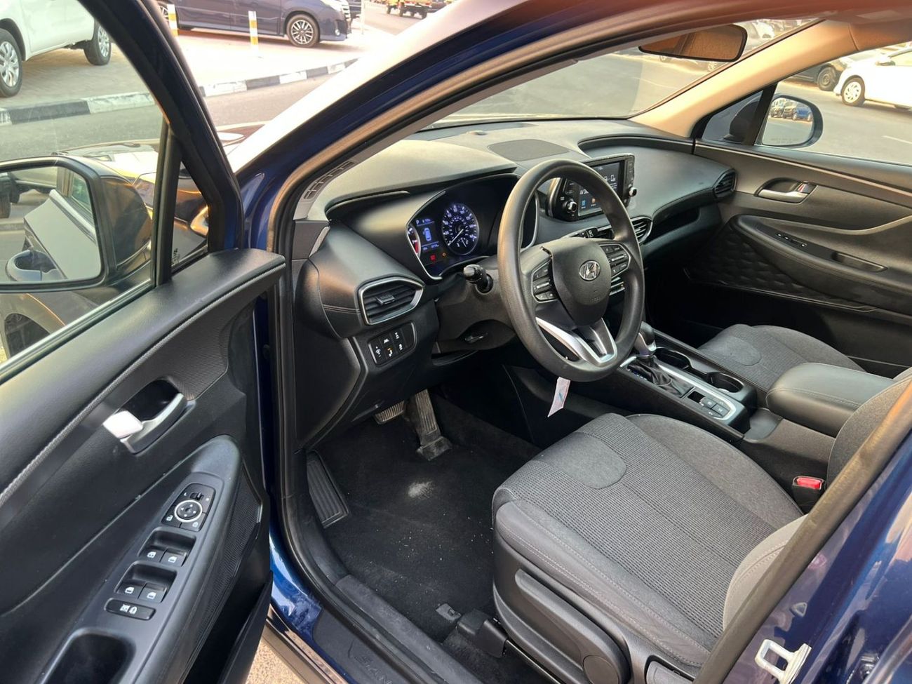 Hyundai Santa Fe 2019 Hyundai Santafe MiOption  2.0L V4 - Apple / Android Play -  AWD 4x4 - 89000 Mileage