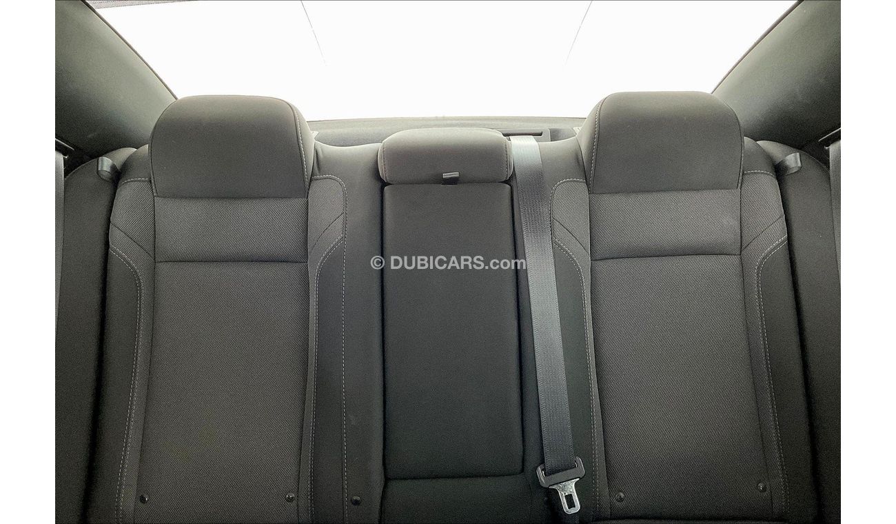 Dodge Charger SXT / SE