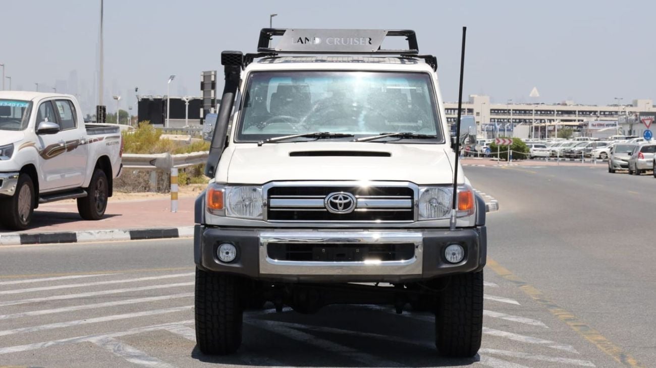 Toyota Land Cruiser Pick Up Double Cabin 4.5L 2014 TOYOTA LAND CRUISER DOUBLE CABIN