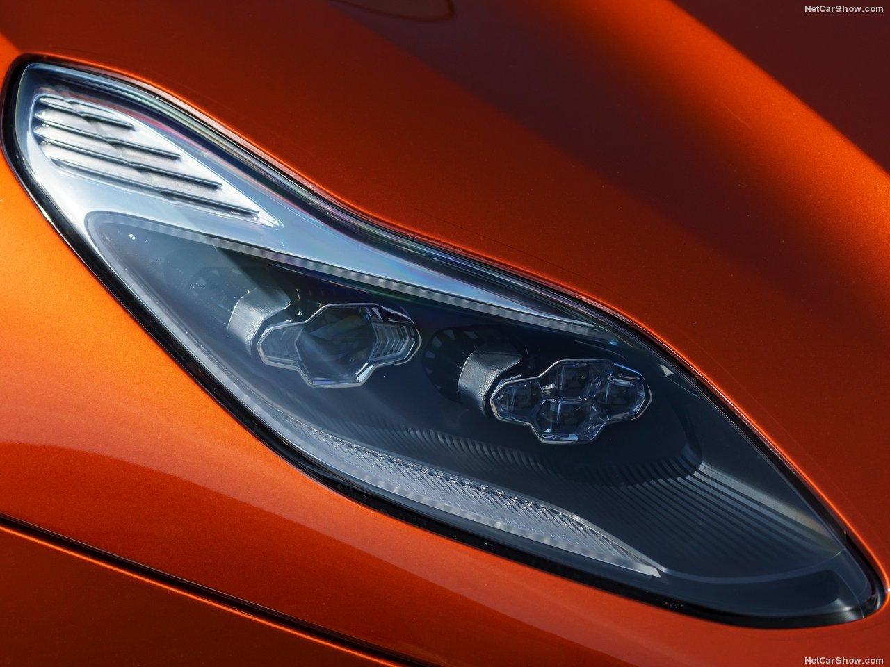 Aston Martin DB11 exterior - Headlight