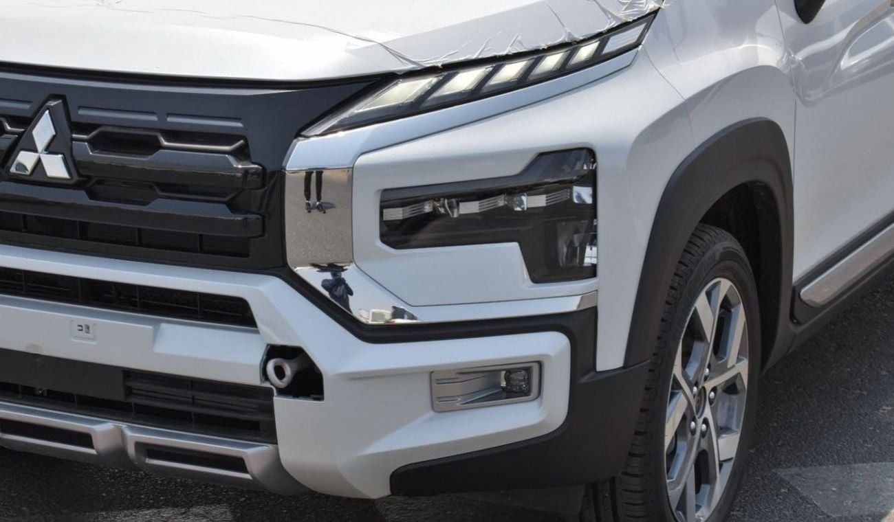 ميتسوبيشي إكسباندر Brand New Mitsubishi Xpander Cross 1.5L| Petrol | White/Black | 2025 | For Export Only