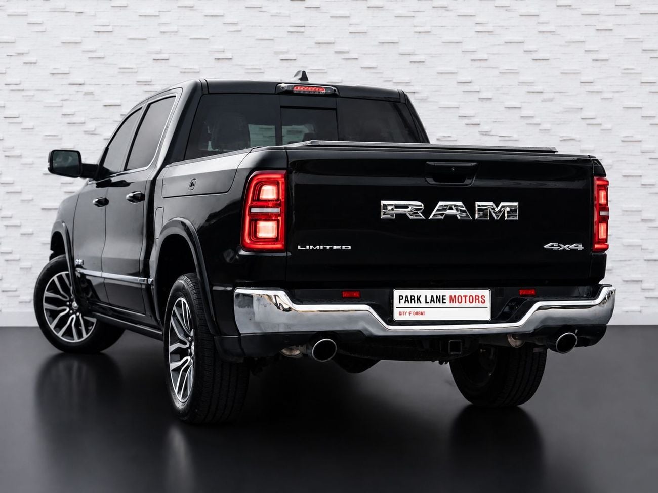 RAM 1500 LIMITED NIGHT EDITION