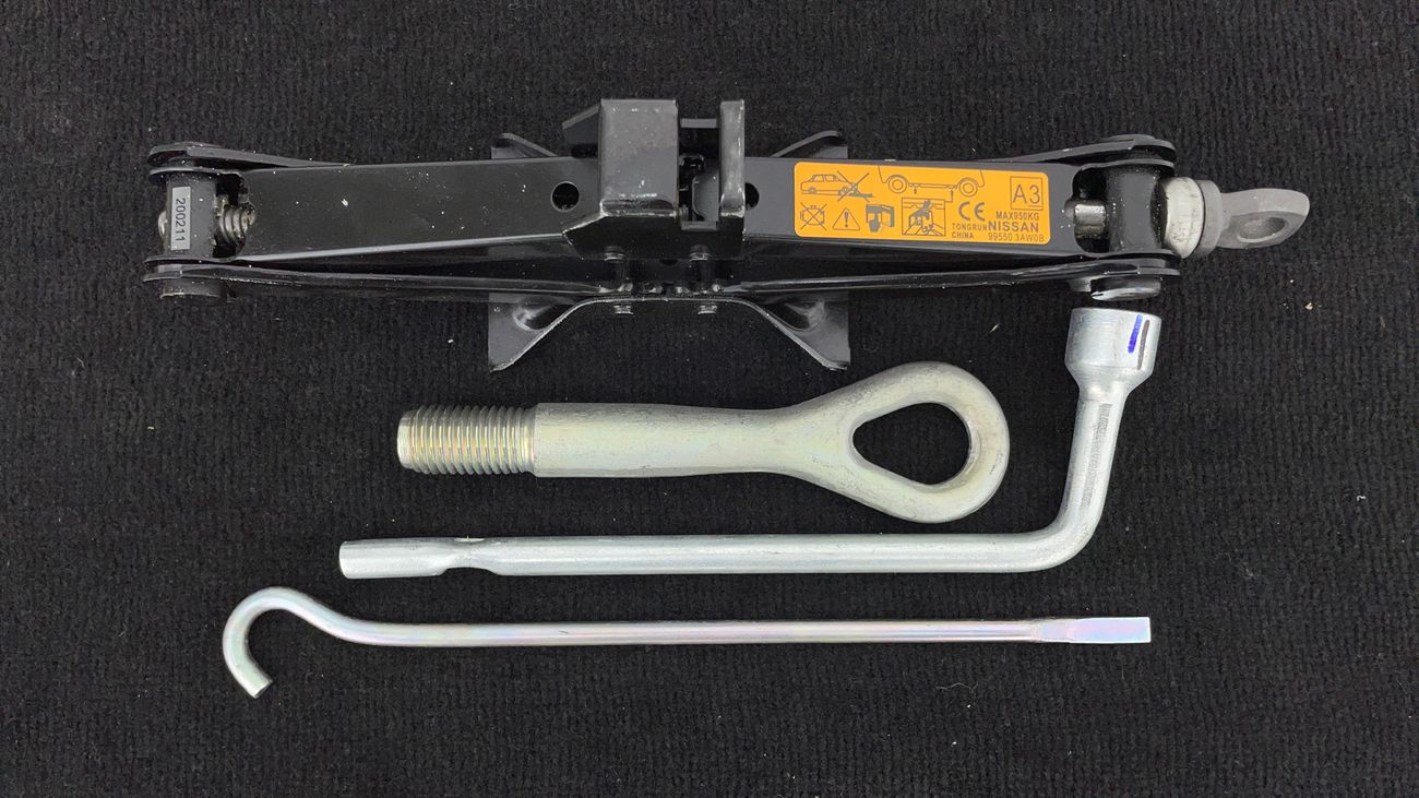 نيسان صني SV 1.5 | بدون دفعة مقدمة | اختبار قيادة مجاني للمنزل