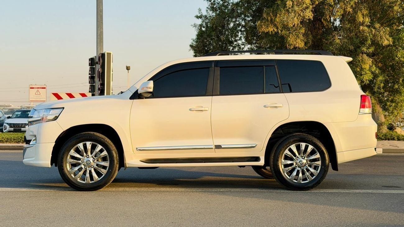 Toyota Land Cruiser PUSH START | V8 DIESEL ENGINE | SUNROOF | AUTOMATIC | PARKING SENSORS