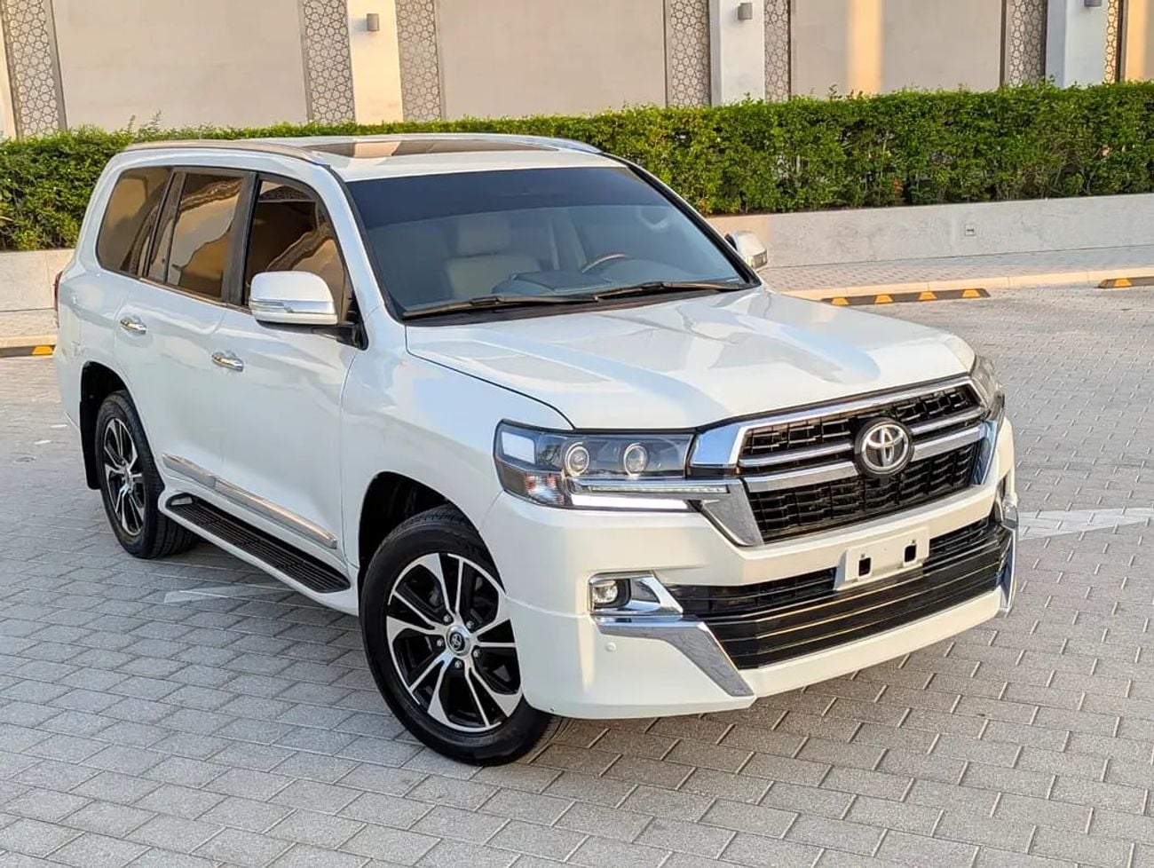 تويوتا لاند كروزر GXR Top Full Option | GCC Specs | V8 4.6L