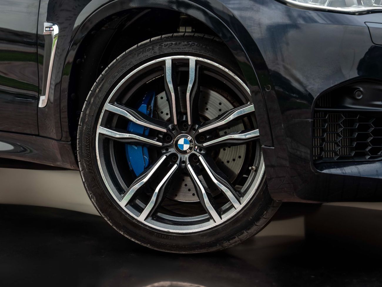 BMW X6M Std 4.4L