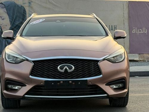 Infiniti Q30 
