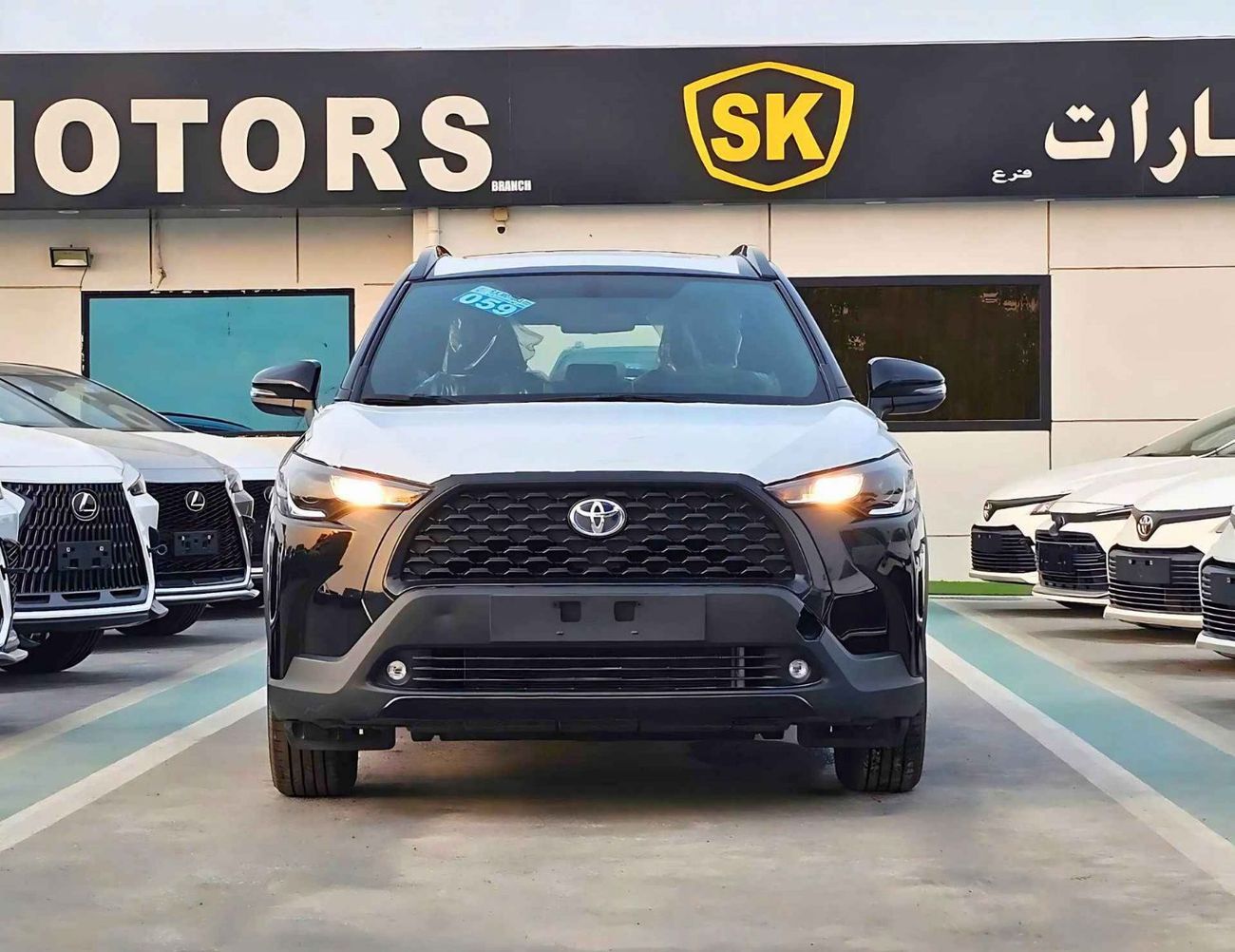 Toyota Corolla Cross HYBRID /1.8L A/T / FULL OPTION / SUNROOF / LEATHER / 17" ALLOY WHEELS / CODE # XLE