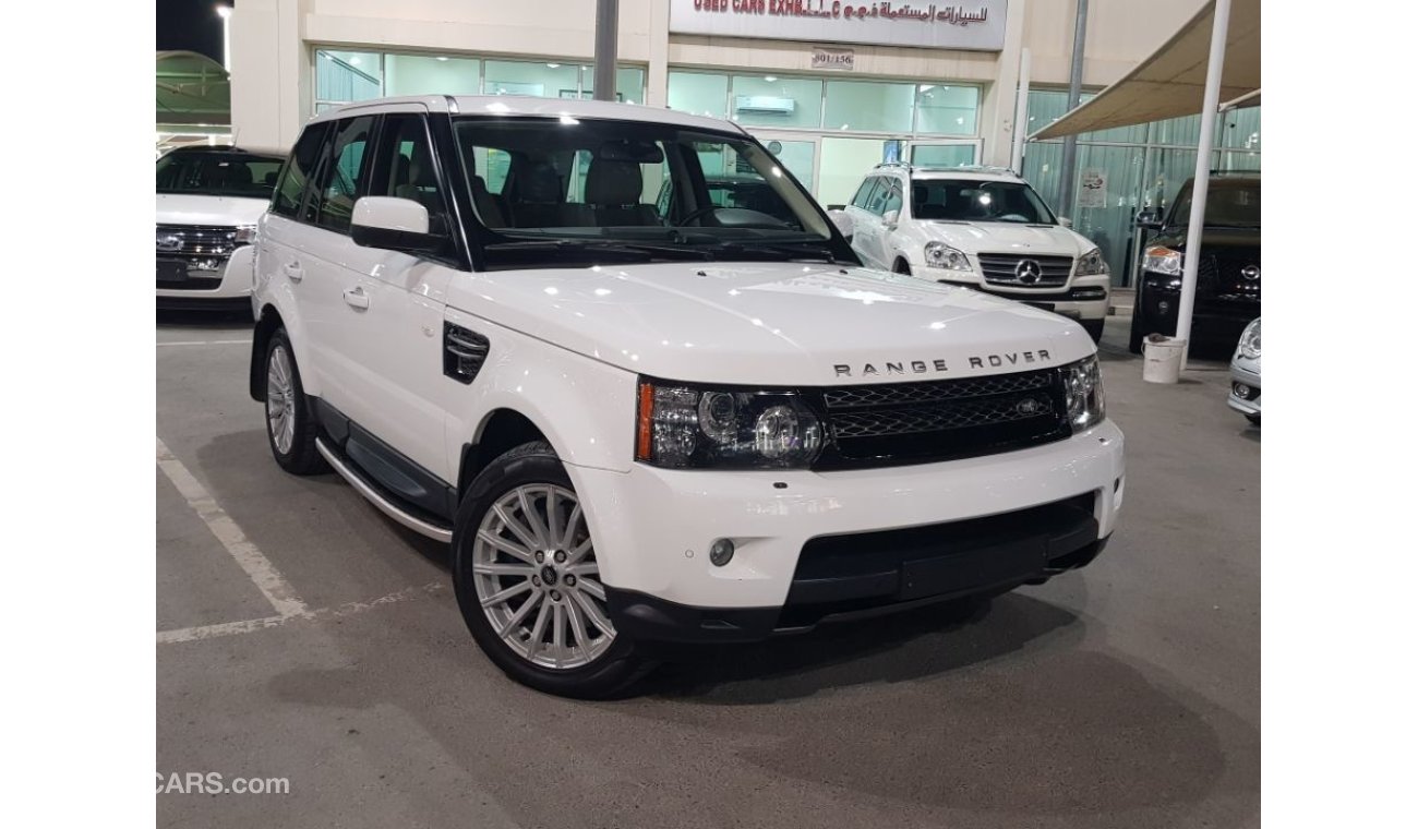 Land Rover Range Rover Sport SE Car good condition GCC services agency low km