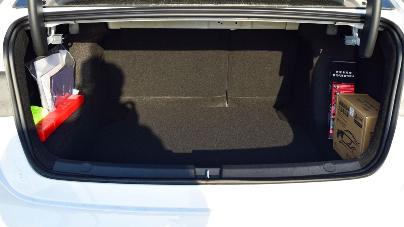 BYD Seal 05 DM-i BYD Seal 05 DM-i BYD Seal 05 DM-i (PHEV)-1.5L-Model: 2025