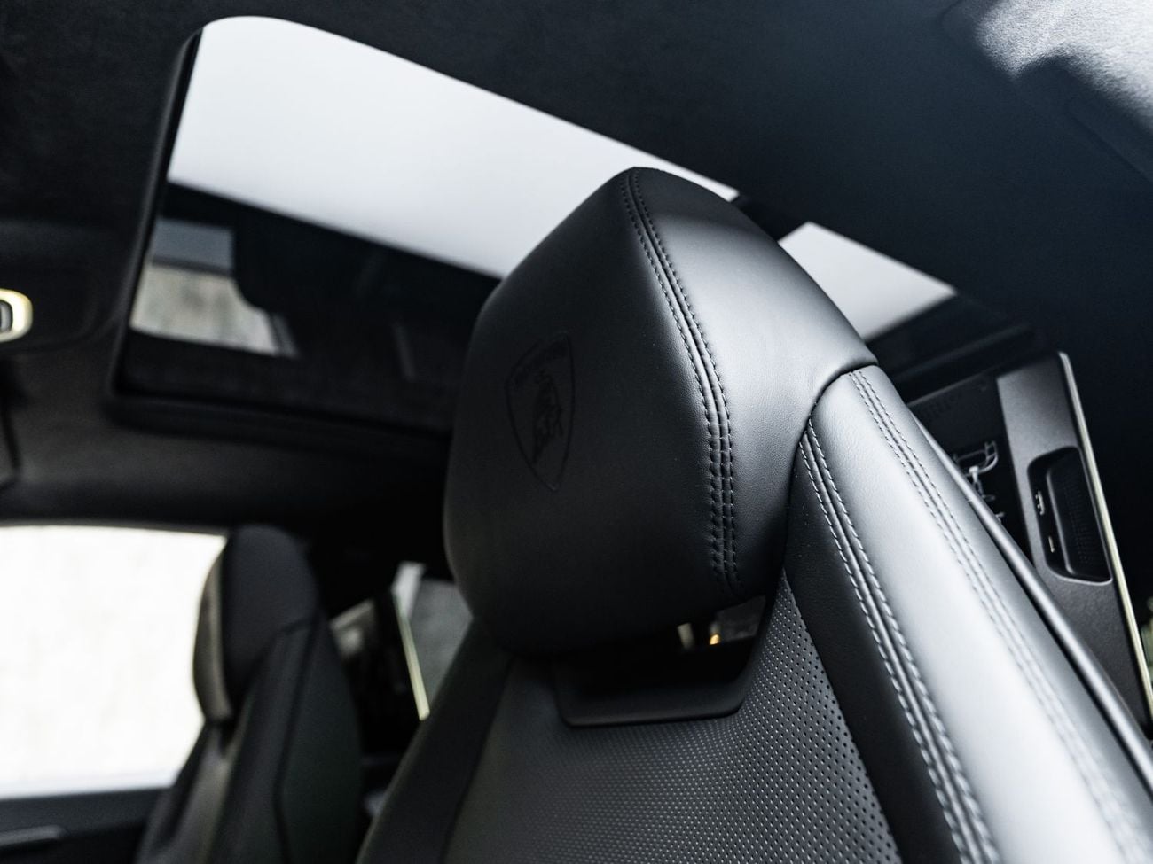 Lamborghini Urus SE BUY NOW, PAY 2027 | THE BLACKLINE STANDARD | 2025 Lamborghini Urus SE, 2030 Lamborghini Warranty