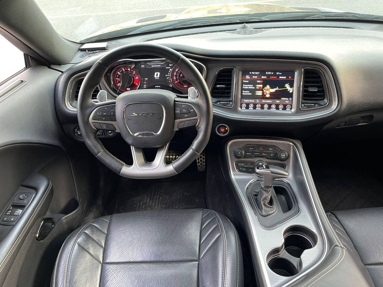 Dodge Challenger SRT Hellcat 6.2L (707 HP) SRT HELLCAT / 6.2L V8 / SUPERCHARGED / SUNROOF / LEATHER / SUPER CLEAN