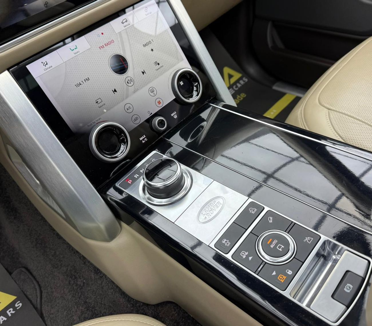 لاند روفر رينج روفر 2020 Range Rover Vogue P400, Warranty, Full Range Rover Service History, Excellent Condition, GCC