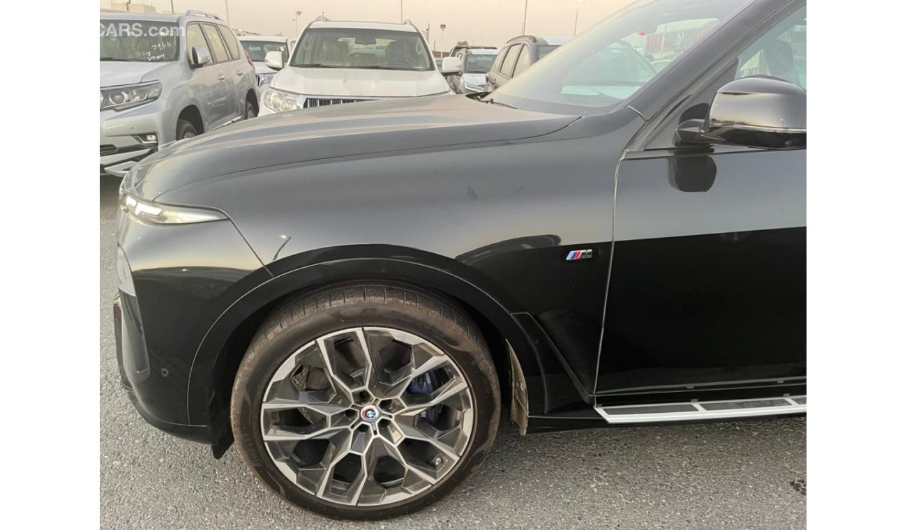 BMW X7 3.0L , full option