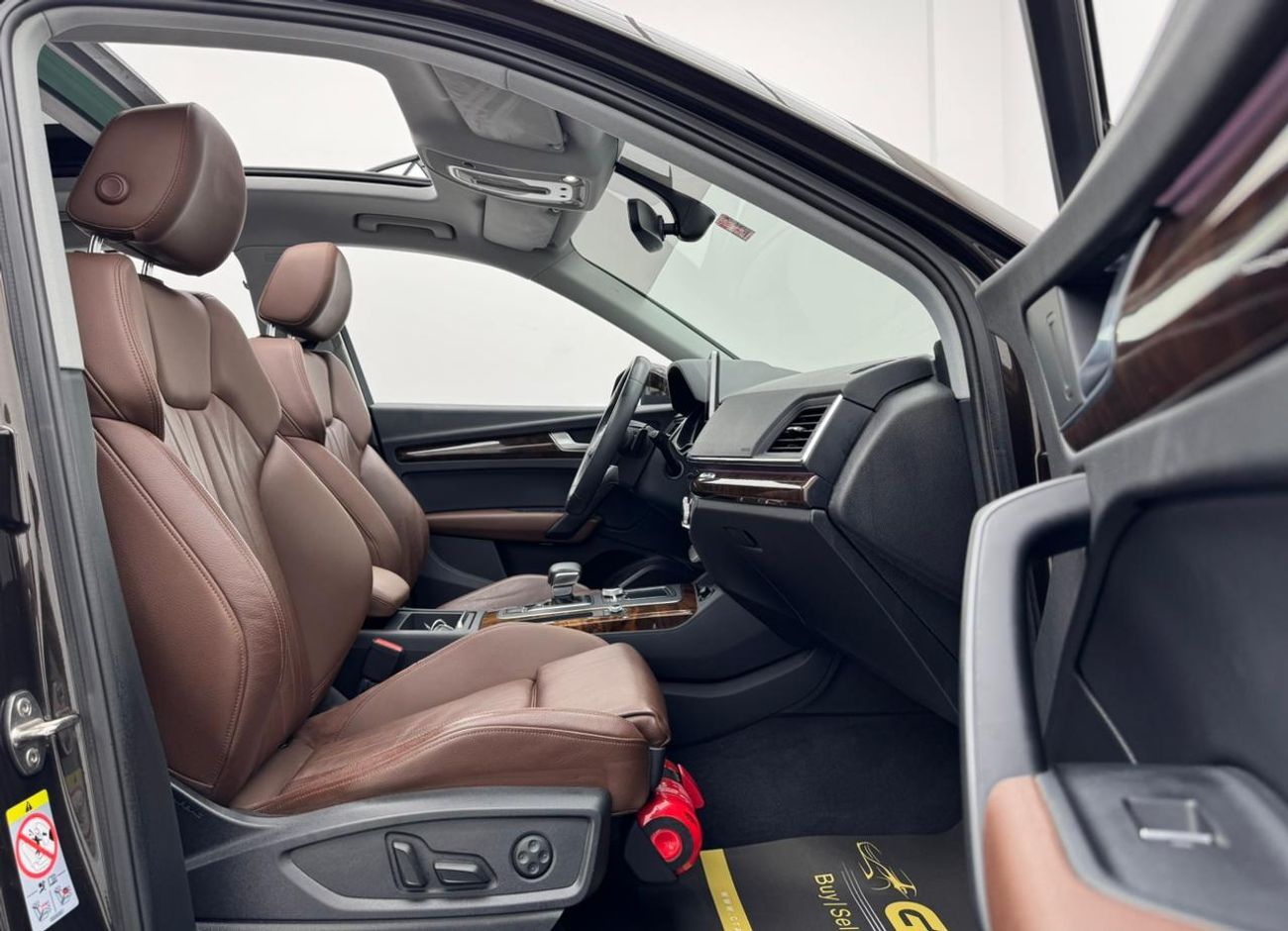 أودي Q5 45 TFSI Quattro S Line 2.0L (252 HP) 2018 AUDI Q5 S-Line 45TFSI Quattro, Warranty, Full Service Hist