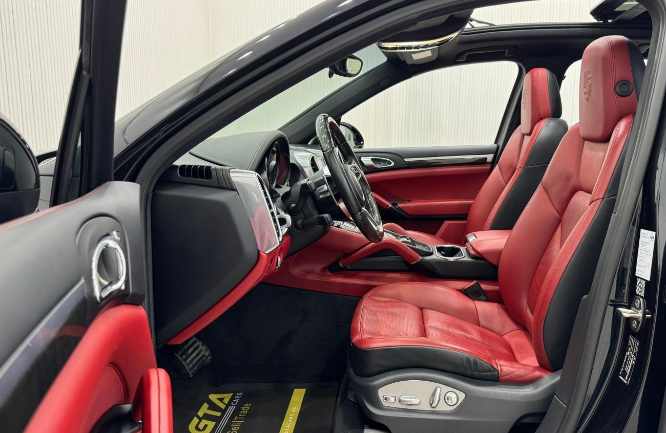 Porsche Cayenne S Platinum Edition 3.6L 2017 Porsche Cayenne Platinum Edition, Full Agency Service History, Excellen