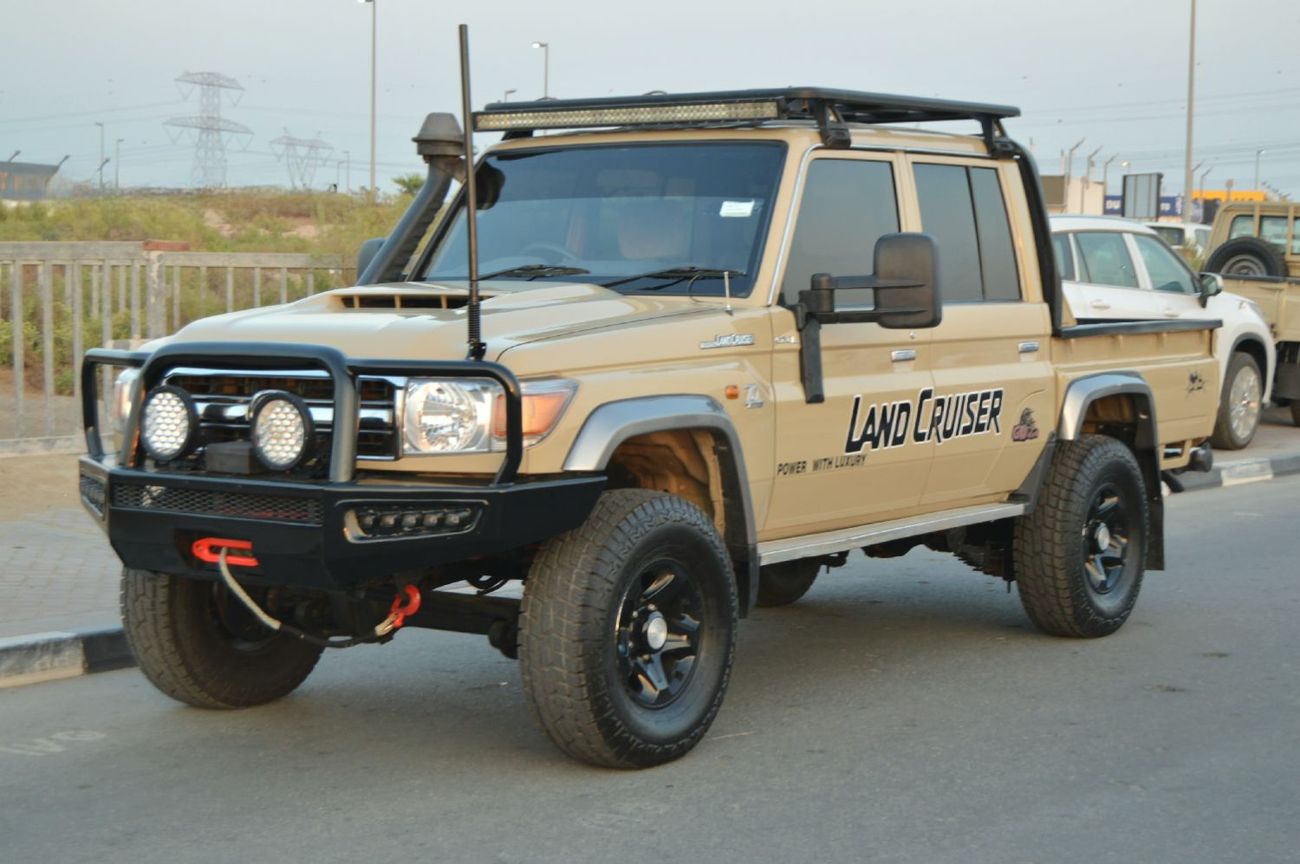 Toyota Land Cruiser Pick Up Double Cabin Perfect inside and out
