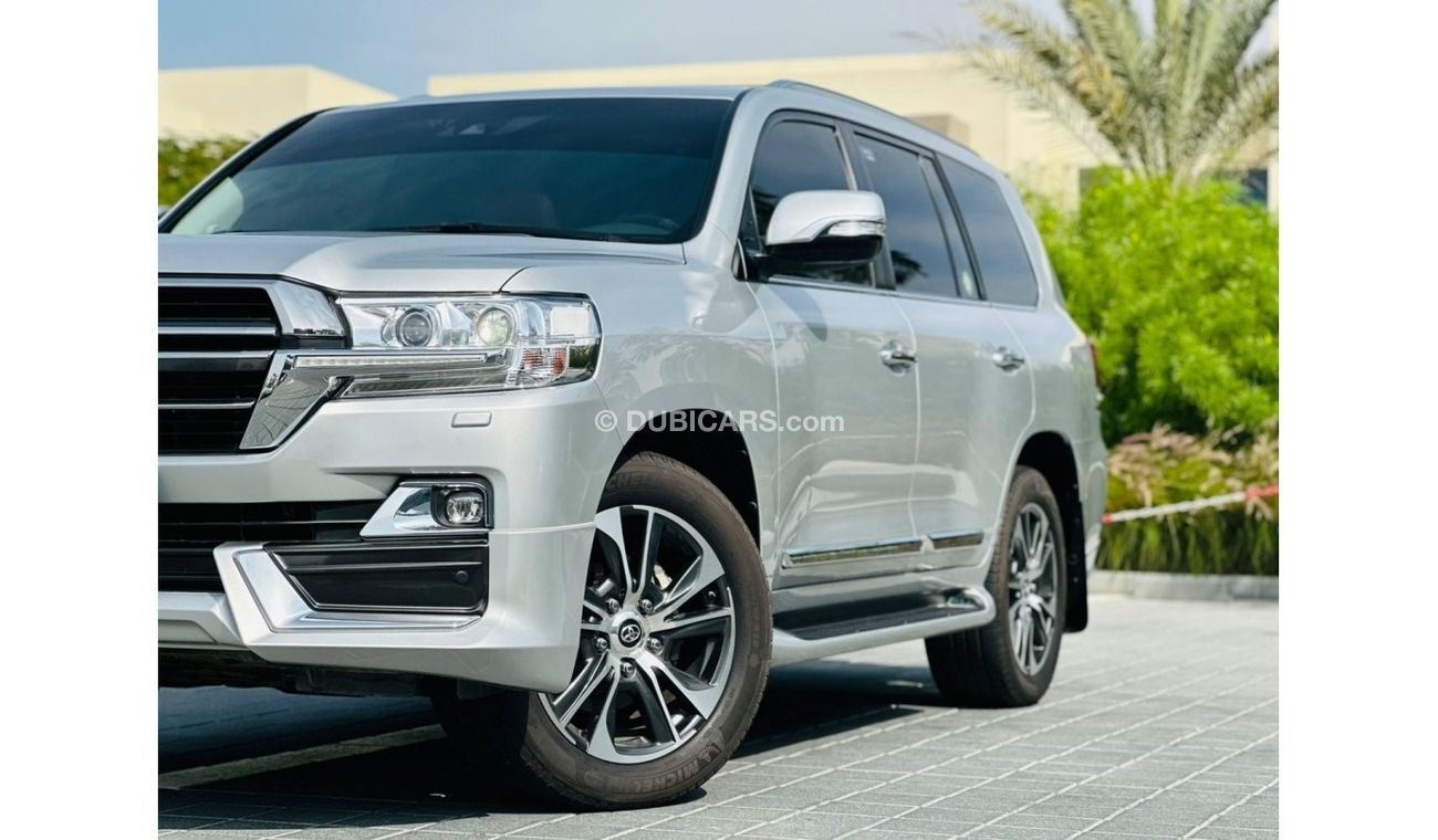 تويوتا لاند كروزر VXR