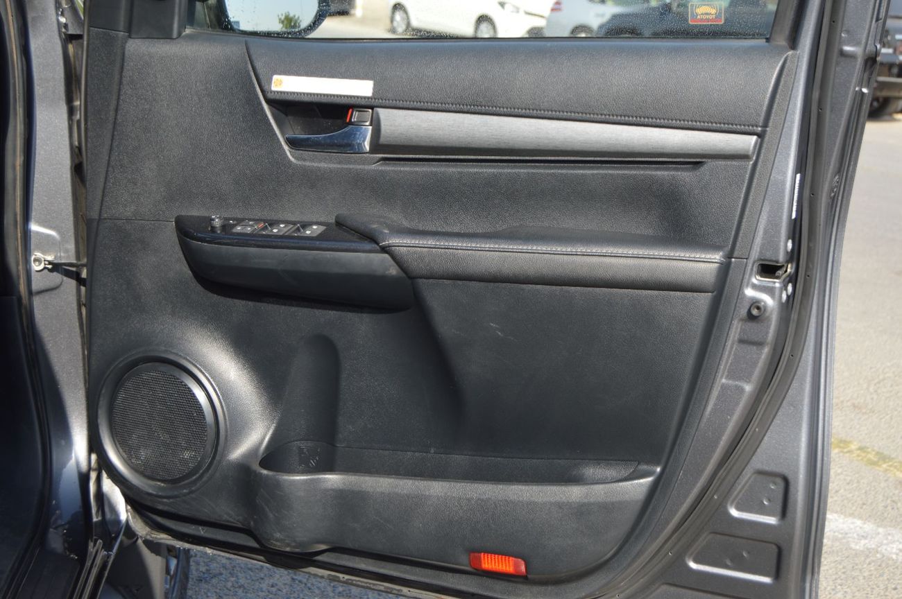 تويوتا هيلوكس 