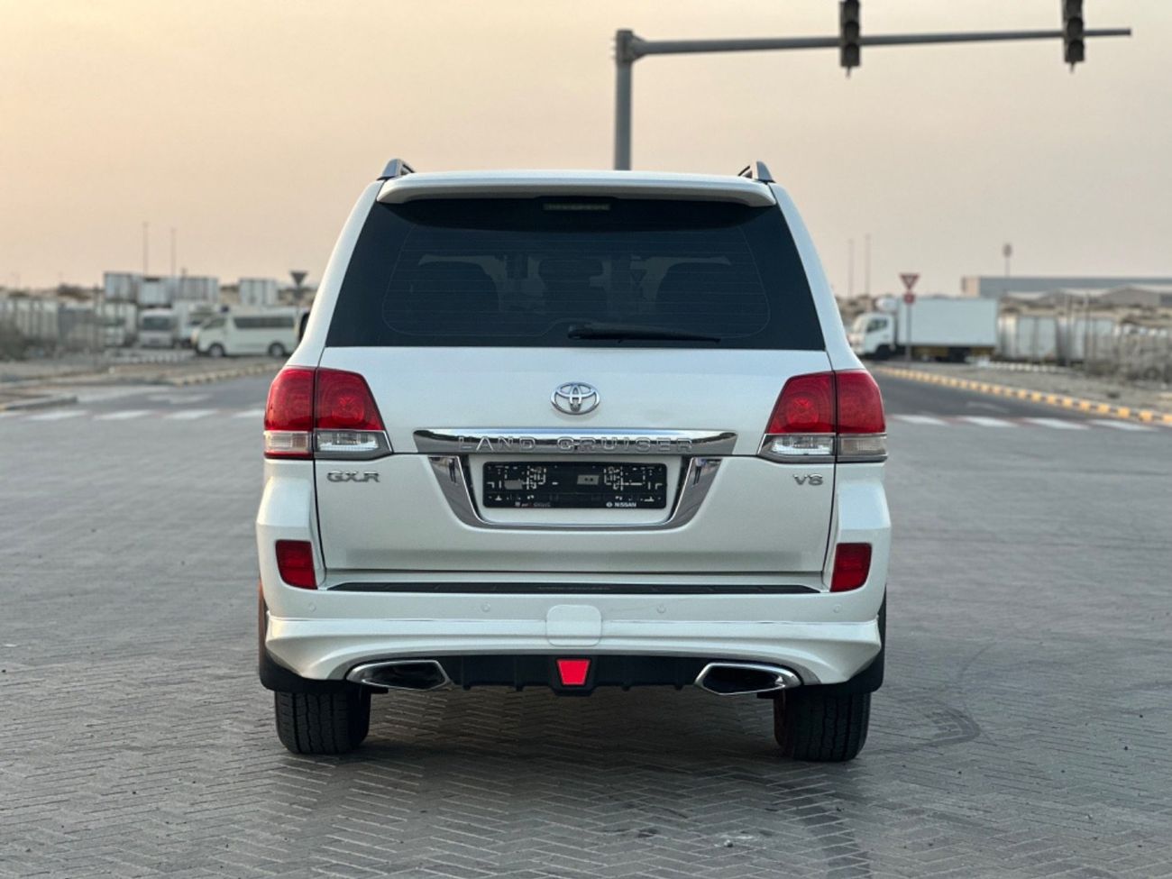Toyota Land Cruiser MODEL 2010 GCC CAR PERFECT CONDITION INSIDE AND OUTSIDE FULL OPTION SUN ROOF LEATHER SEATS