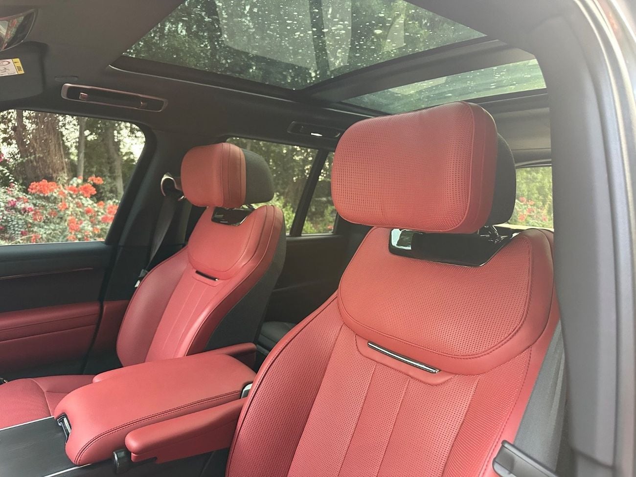 Land Rover Range Rover LWB SV P615 4.4L | 2023 Range Rover Vogue SV | Luxury SUV | 21,000 KM | Perfect Condition