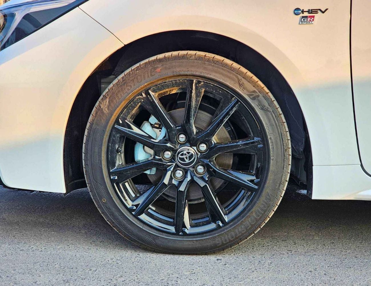 تويوتا ليفين GR SPORTS HYBRID / 1.8L V4 / 360*CAMERA / LEATHER SEATS / SUNROOF (CODE # TLHGR)
