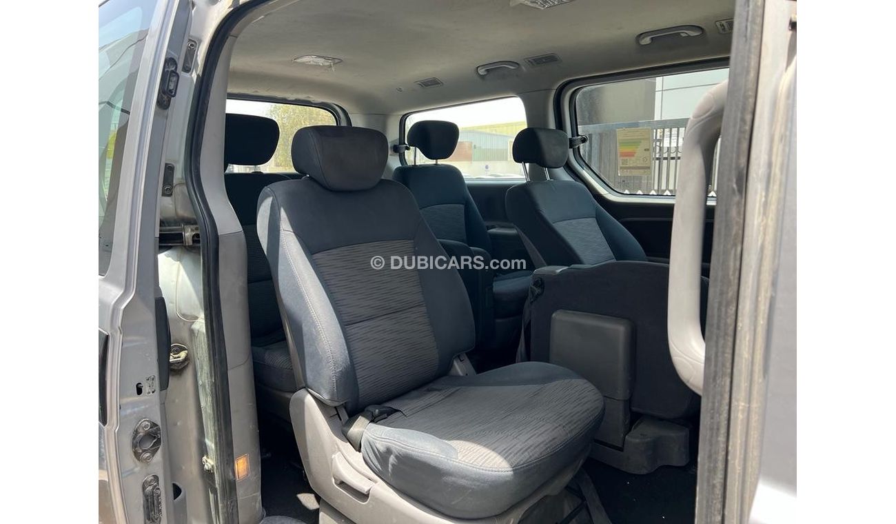 Hyundai H-1 Std Hyundai H1 | 2018 | GCC | Full automatic | 12 Seater |