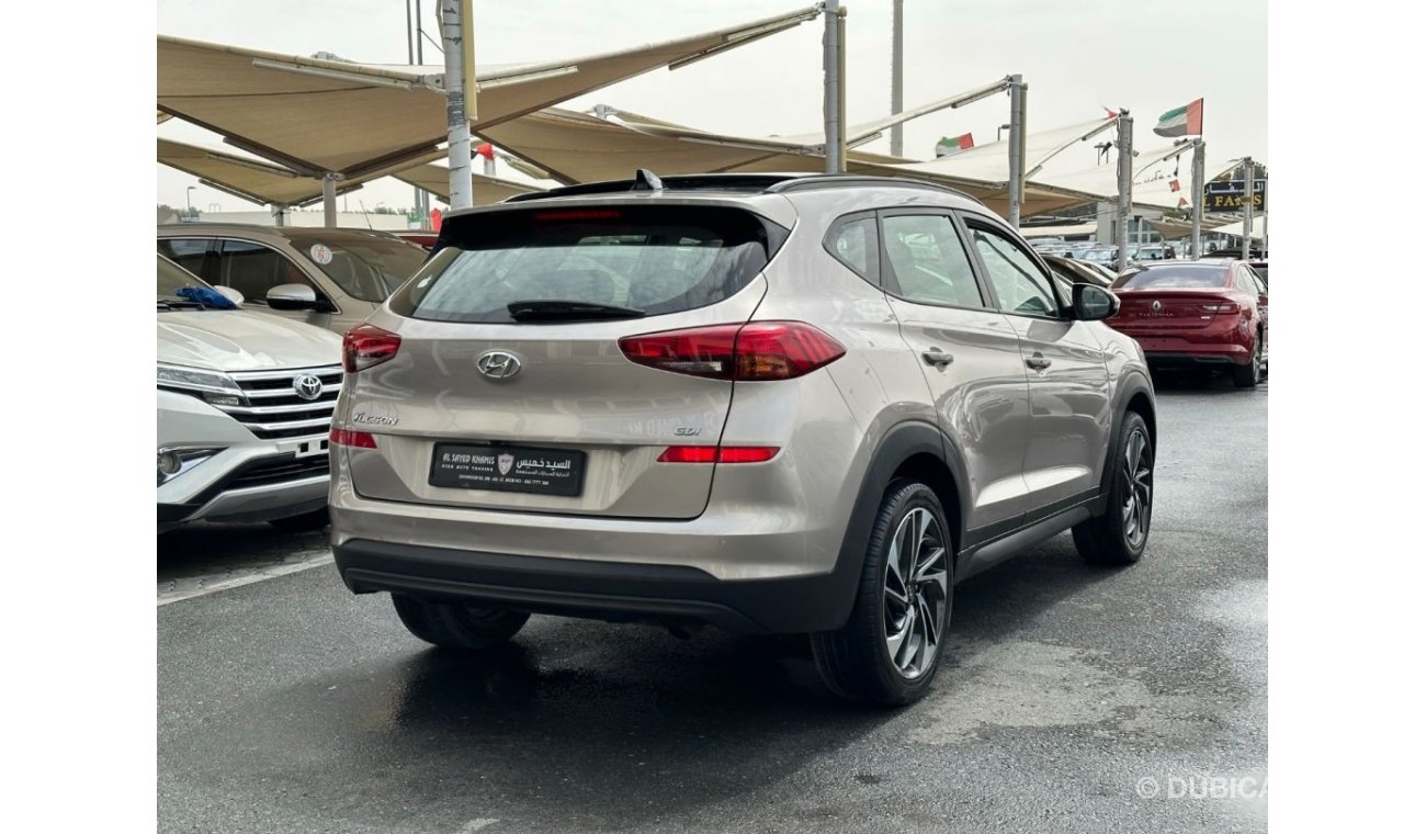 Hyundai Tucson Basic Panorama ACCIDENTS FREE - GCC - FULL OPTION - ENGINE 1600 CC - PANORAMIC SUNROOF